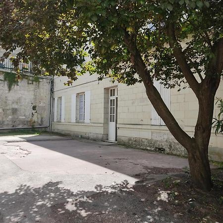 Appartement Avec Parking Prive Saumur Buitenkant foto
