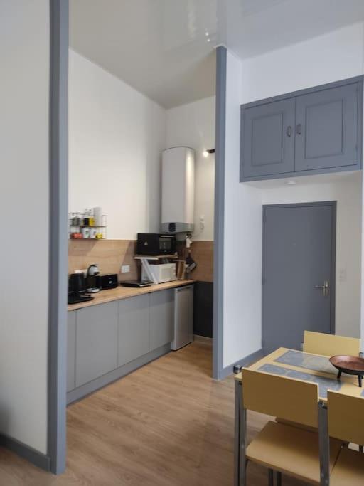 Appartement Avec Parking Prive Saumur Buitenkant foto