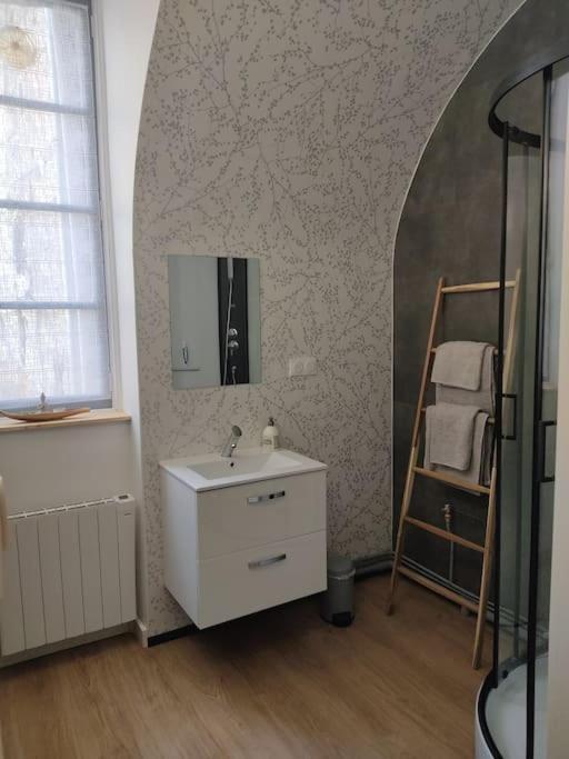 Appartement Avec Parking Prive Saumur Buitenkant foto