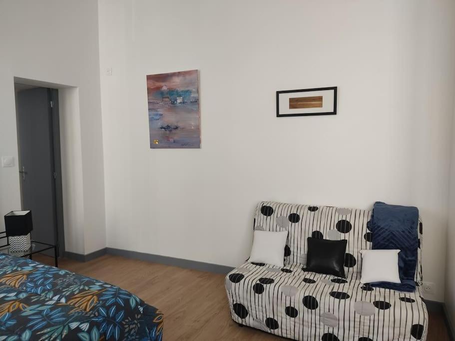 Appartement Avec Parking Prive Saumur Buitenkant foto