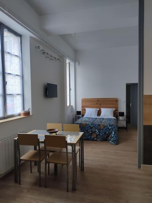 Appartement Avec Parking Prive Saumur Buitenkant foto
